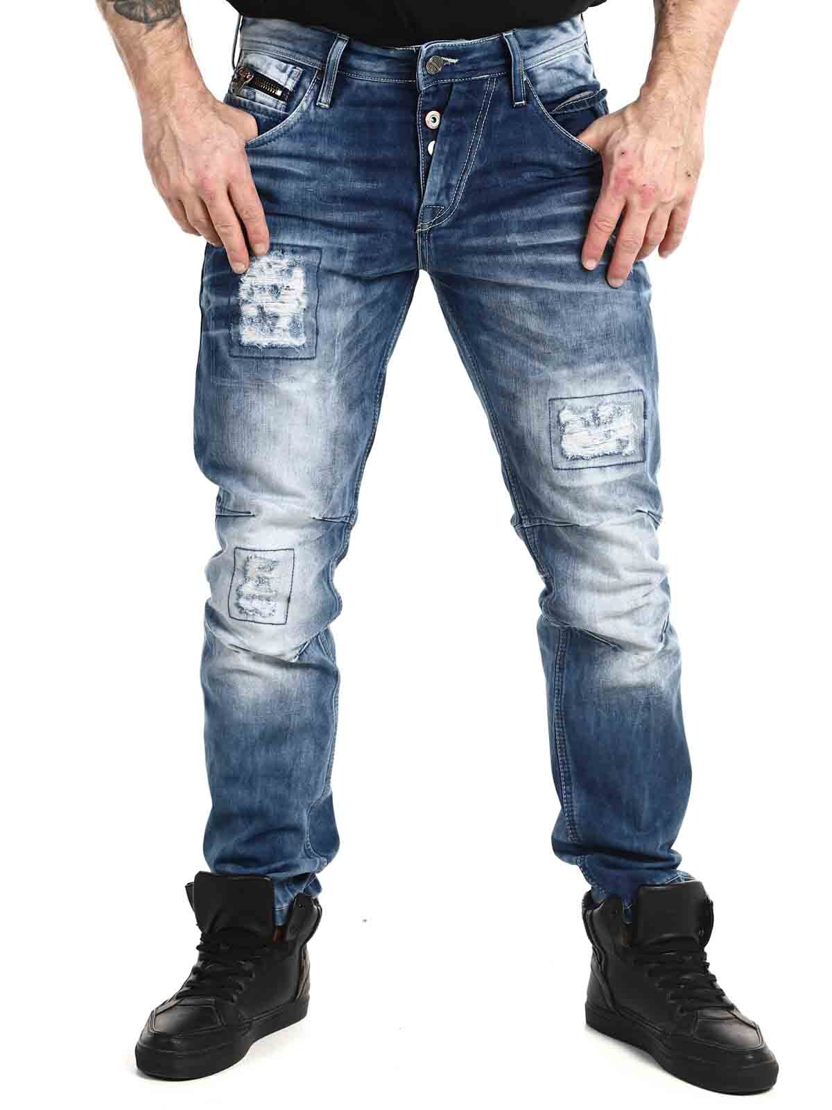 Makin-CipoBaxx-Jeans-Blue_1.jpg