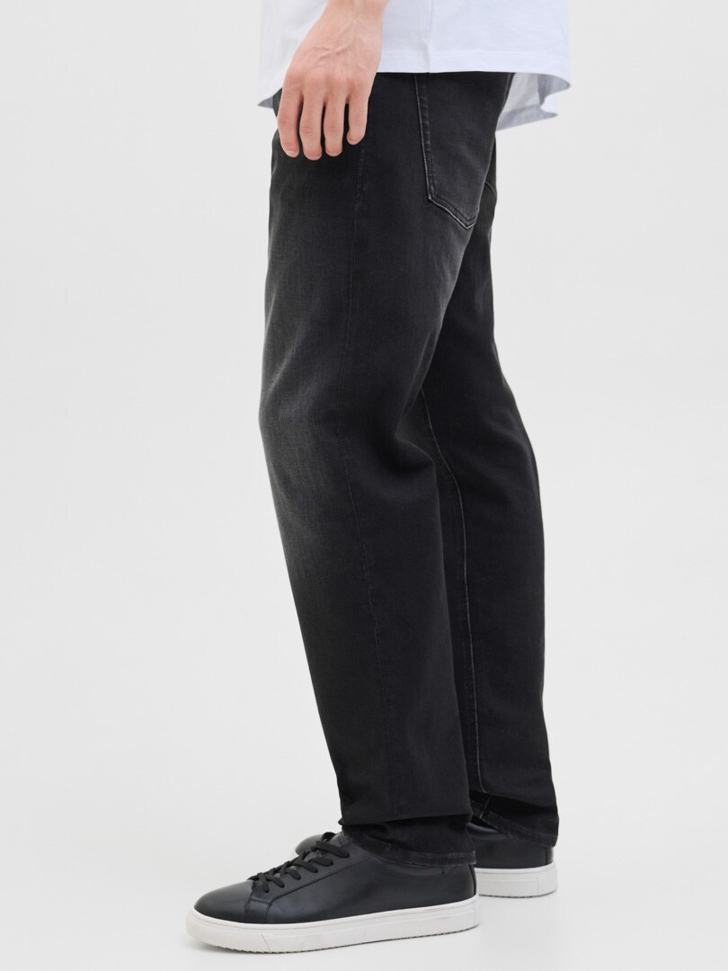 Rebel Adam Tapered Jeans Black_3.jpg