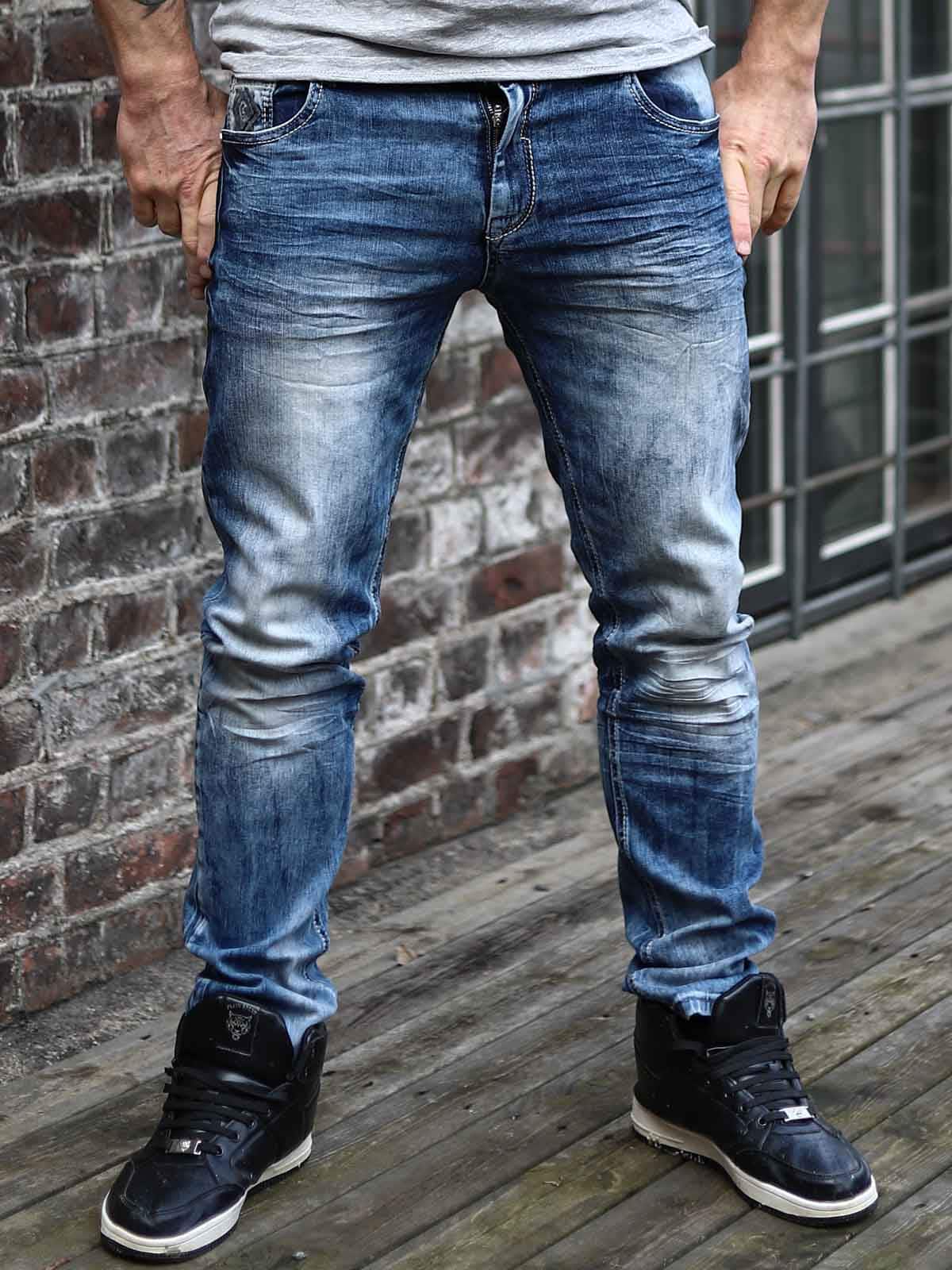 haleth jeans Blue outdoor2.jpg
